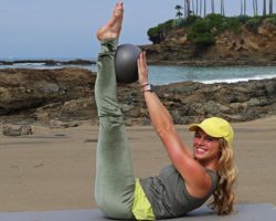 30 Minute Workout with Pilates Ball (Or A Towel) // Abs Core Glutes